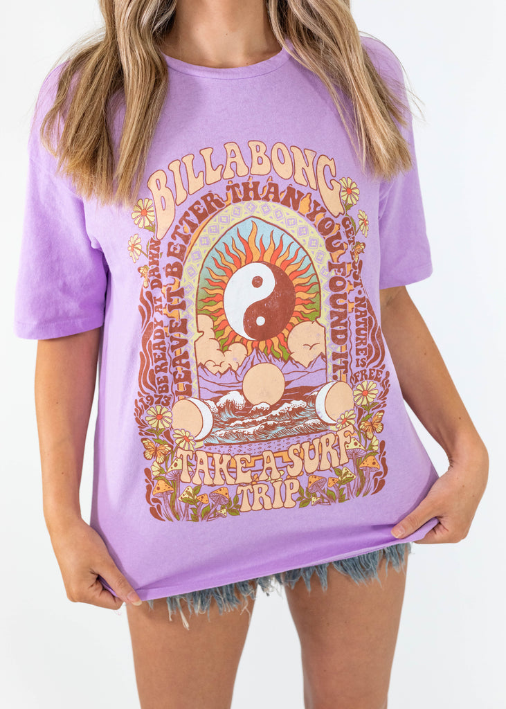 purple Billabong graphic t-shirt